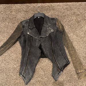 Buckle day trip jacket. Size small.